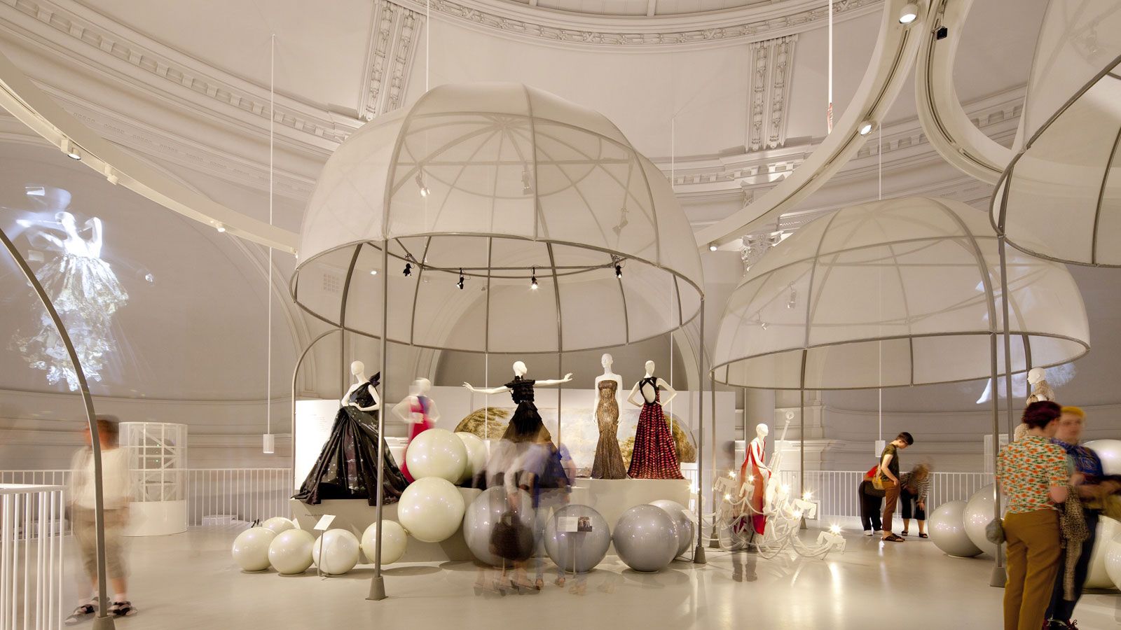 Victoria and Albert Museum, Fashion Room