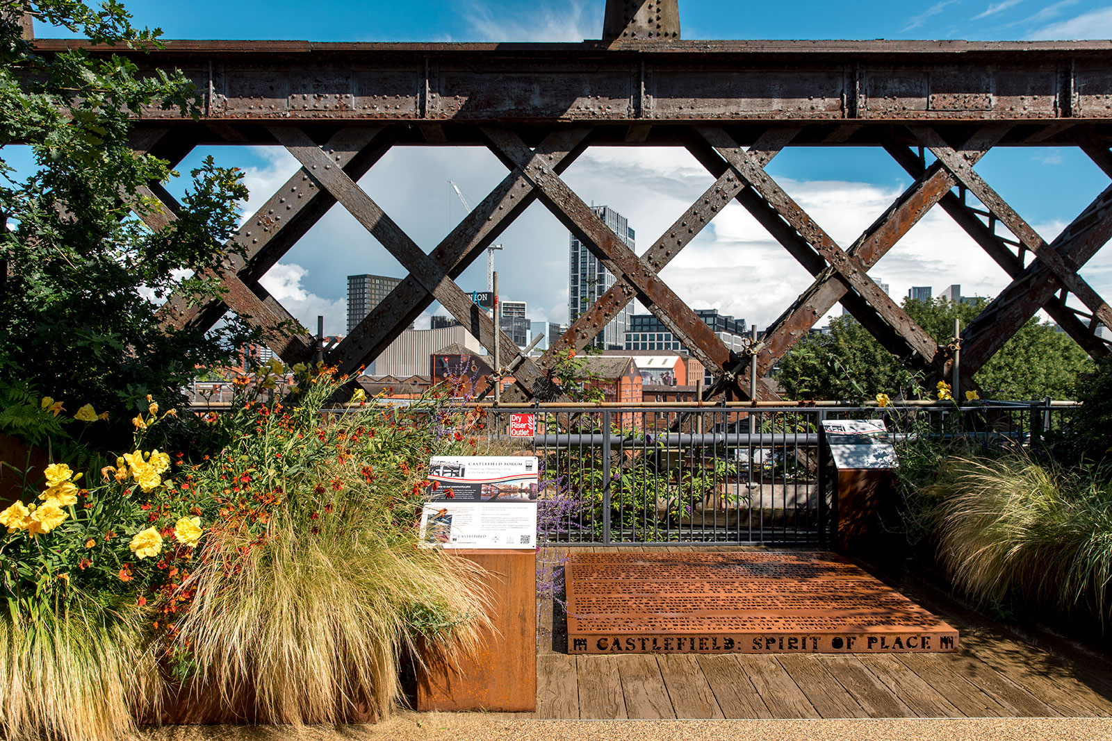 1-Manchester's_sky_garden_Viaduct.jpg