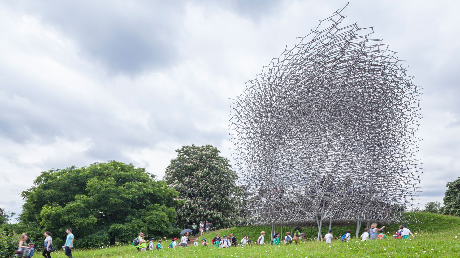 /globalassets/projects/the-hive-royal-botanic-gardens/hivepeople.jpg
