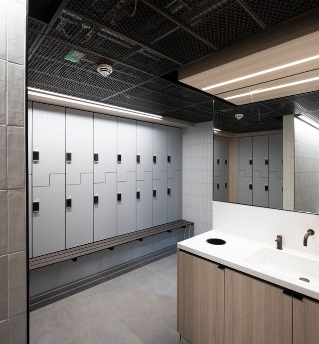214 Oxford Street Building Interior bathroom