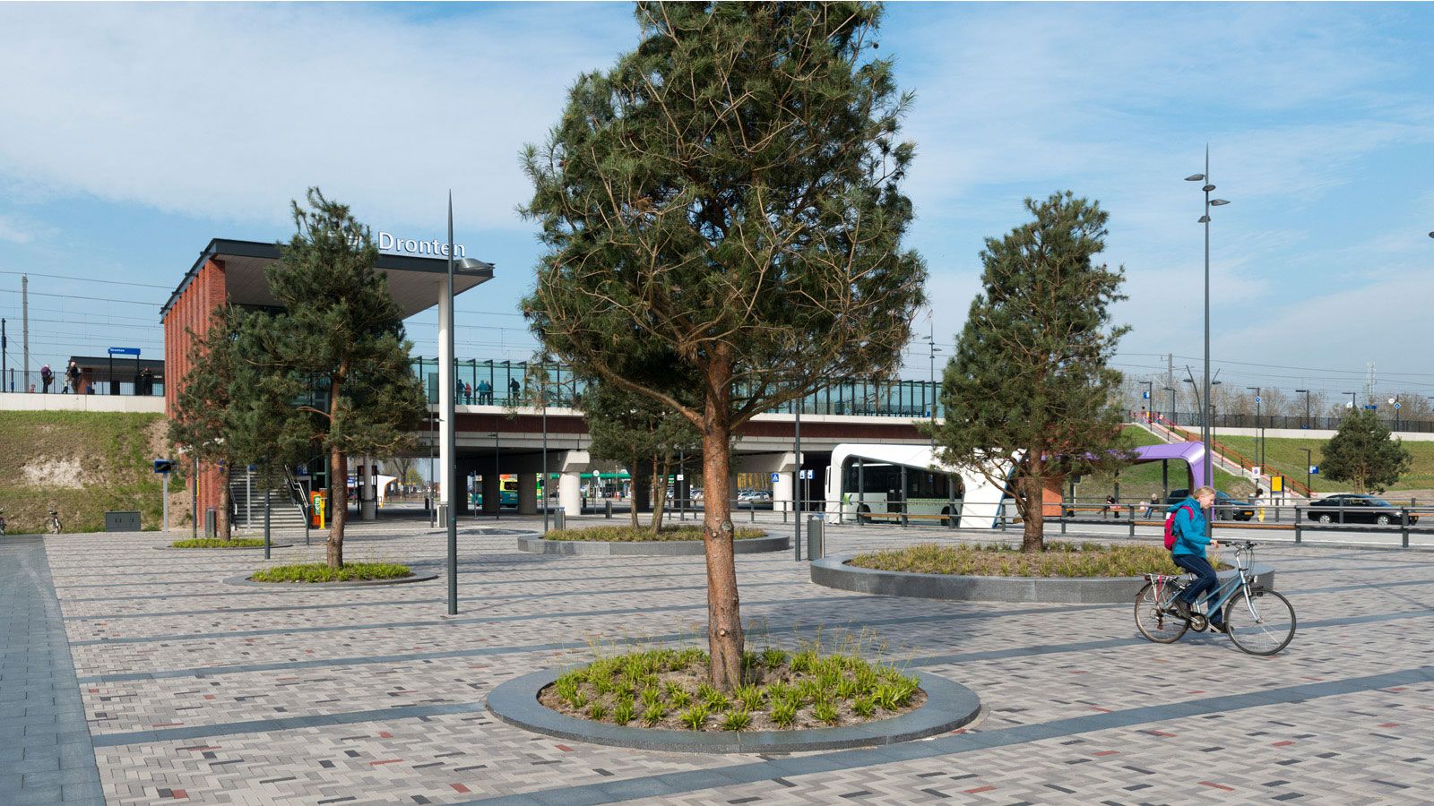 Dronten, Stationsgebied