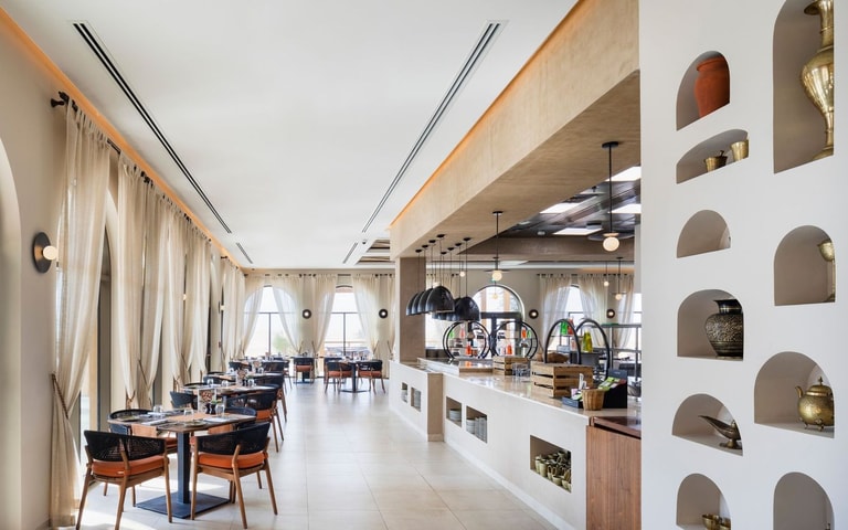 Bateen Liwa Resort interior