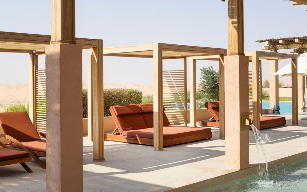 Bateen Liwa Resort Exterior Pool image