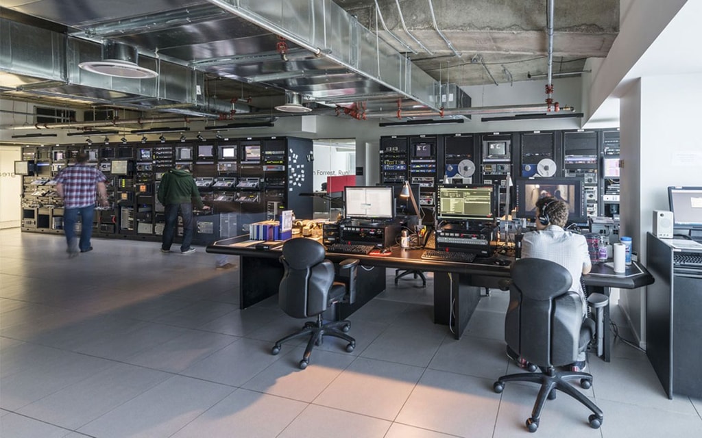 Transforming Office Buildings into Thriving Next Gen Media Environments: A vision for Revitalisation