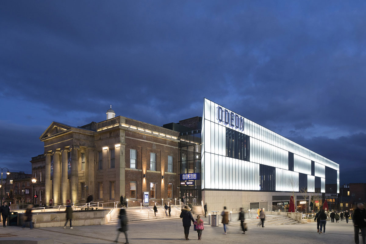 Oldham-Town-Hall-01.jpg